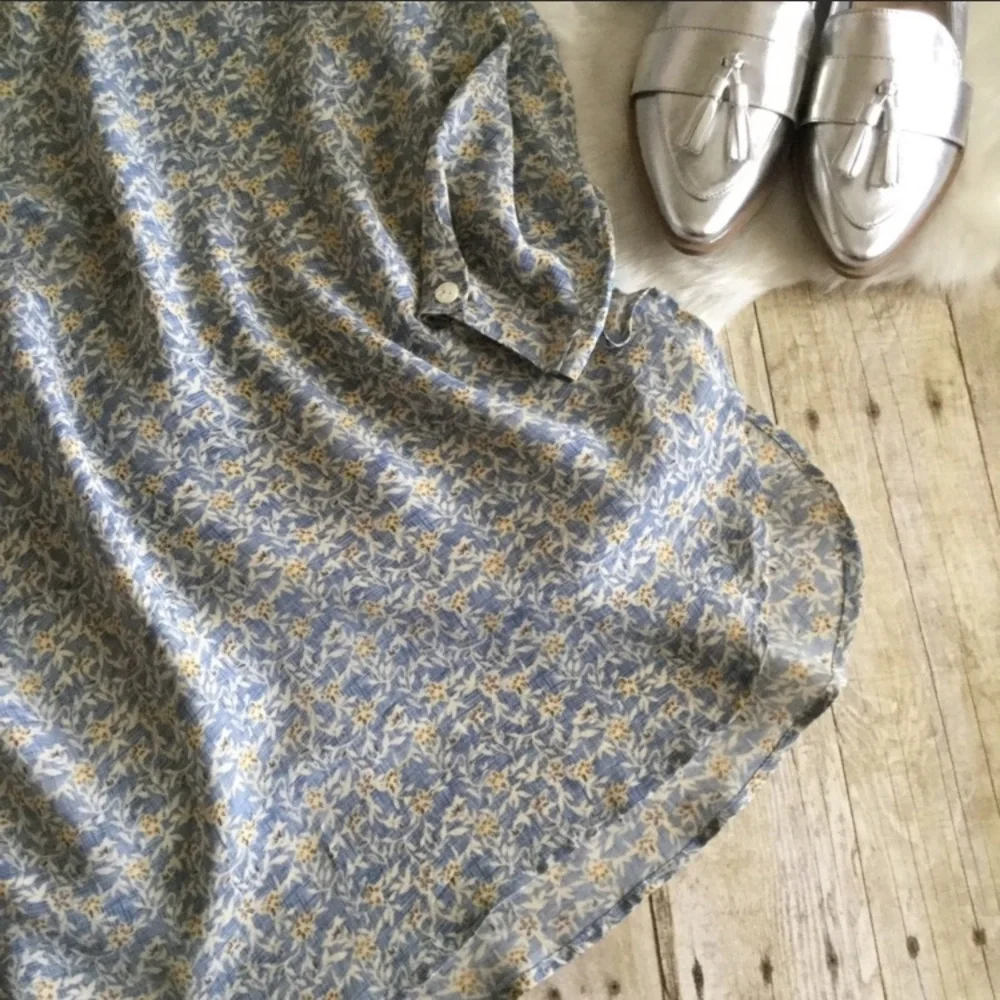 Beau Geste Julian Hsiung Blue Floral Silk Top NWOT - Picture 2 of 7